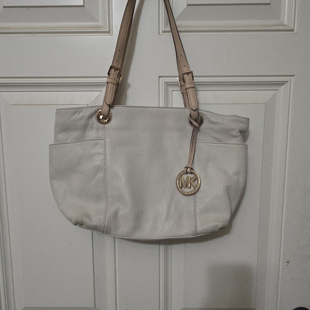 Michael Kors White Leather Shoulder Bag with Pebbled Texture